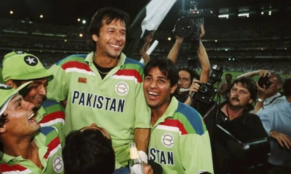 Imran khan with world cup in cricket stadium 