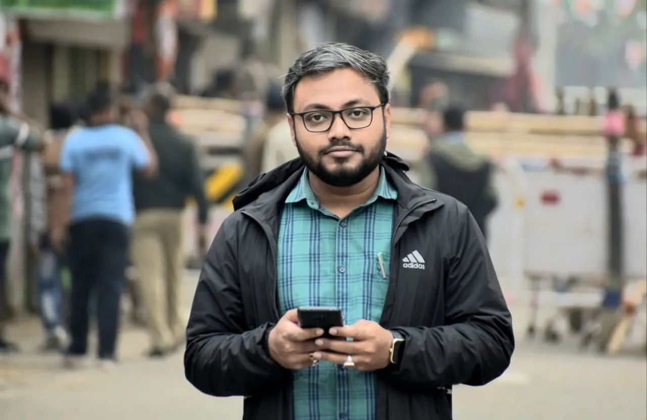 smart bengali boy is talking from the road