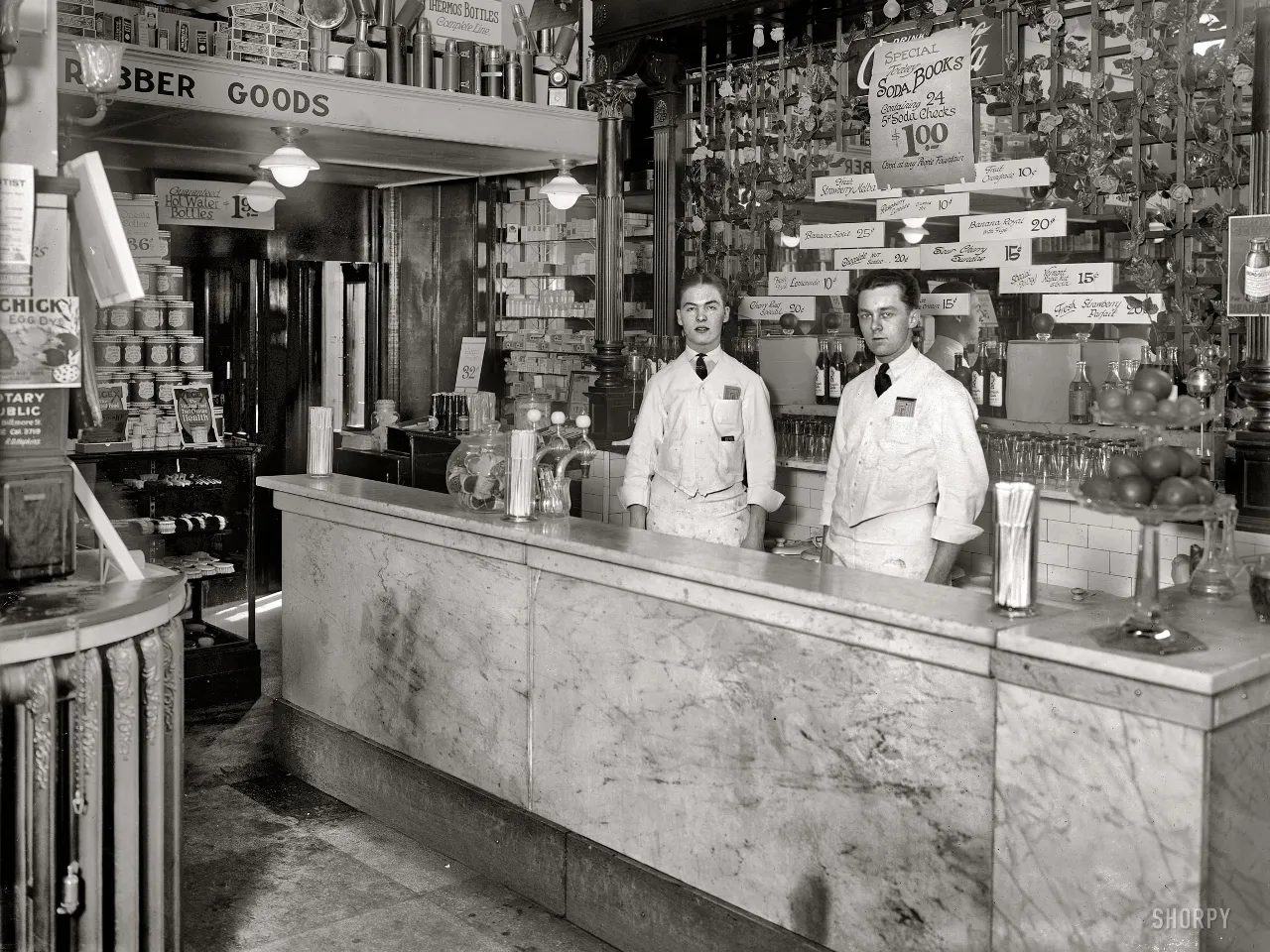 Japan 1950 the old pharmacy of medicines