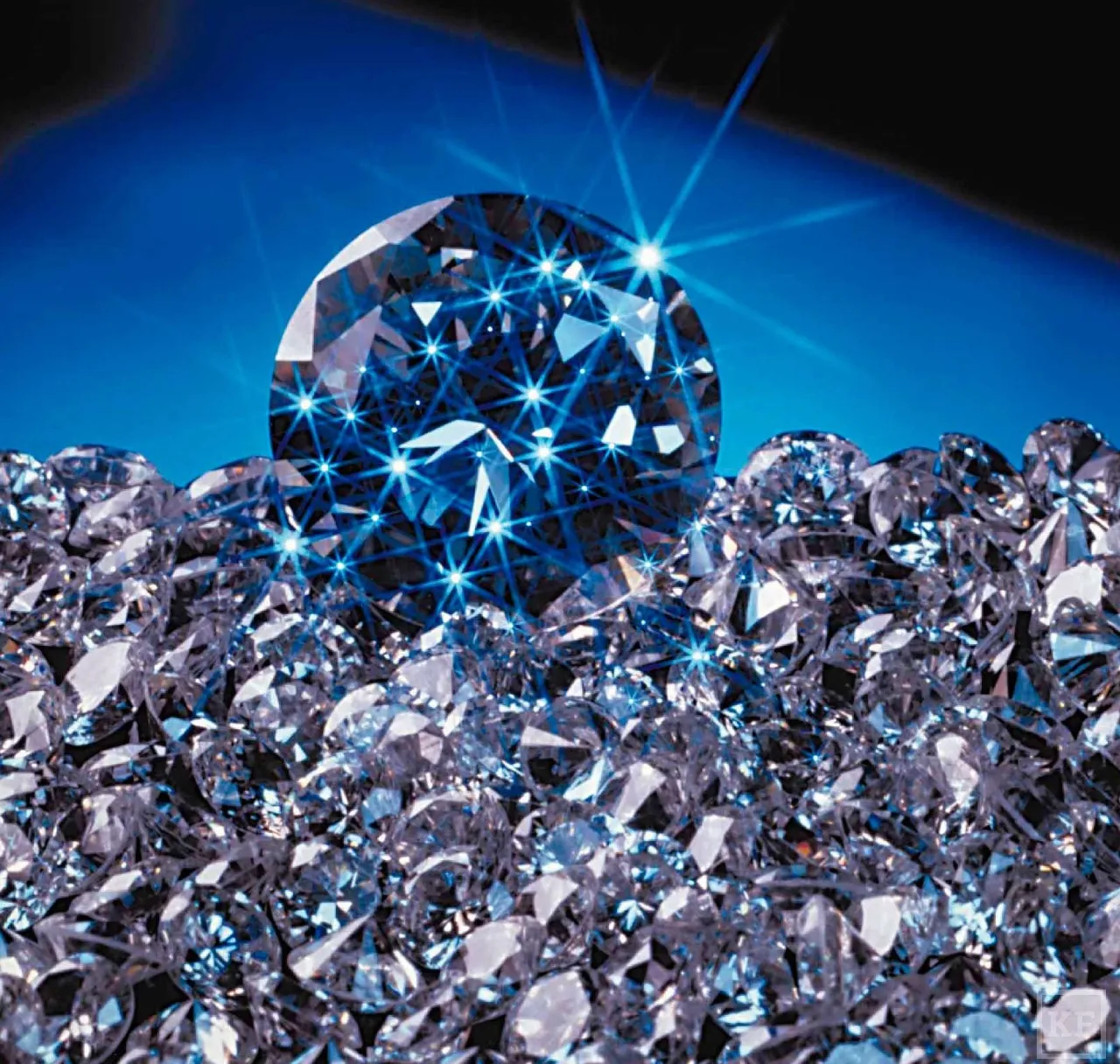 a blue diamond surrounded by lots of diamonds