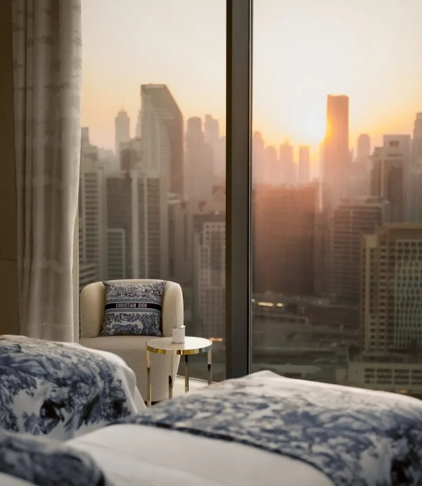 a bedroom with a view of the city,size1280x720