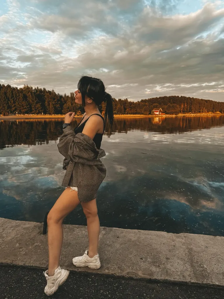 cloud, water, sky, daytime, leg, people in nature, plant, flash photography, tree, happy