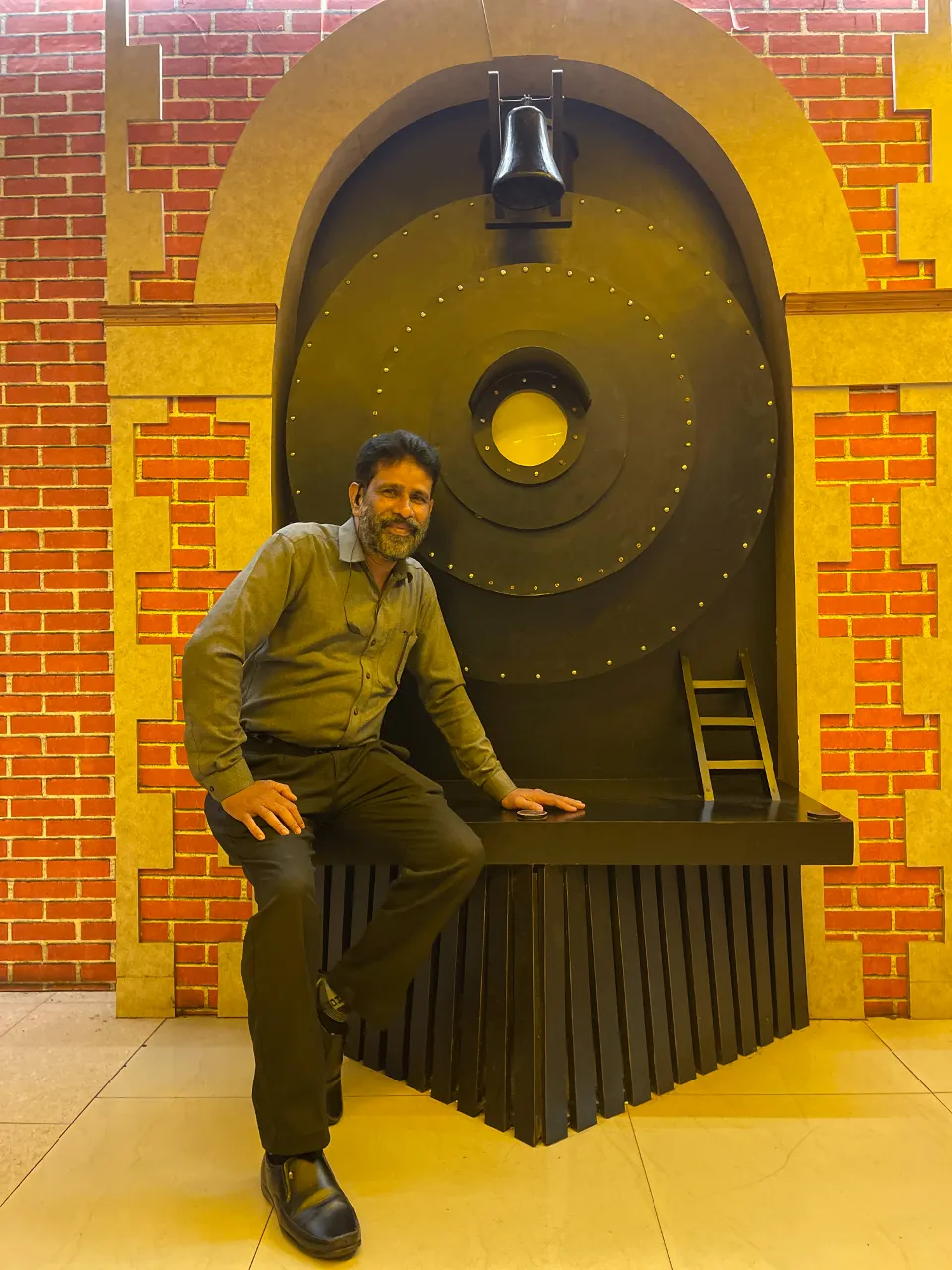 yellow, art, circle, smile, stairs, flooring, brick, room, machine, arch