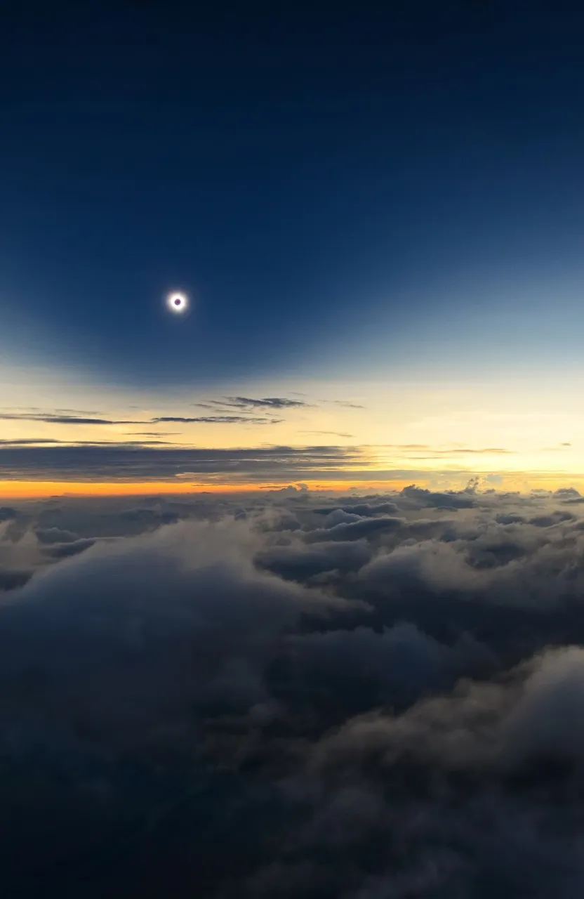 cloud, sky, atmosphere, moon, afterglow, sunlight, astronomical object, dusk, cumulus, red sky at morning