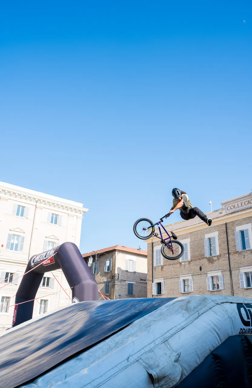 spettacolo di bmx freestyle